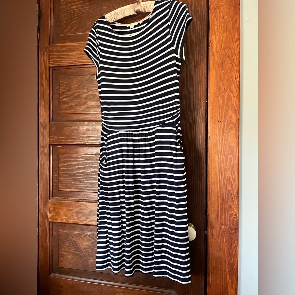 Boden small Striped Navy and White stretch knit Fit-&-Flare Dress